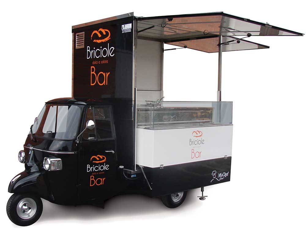 Mobile Snack-Bar on Piaggio ApeCar designed for Briciole My Chef