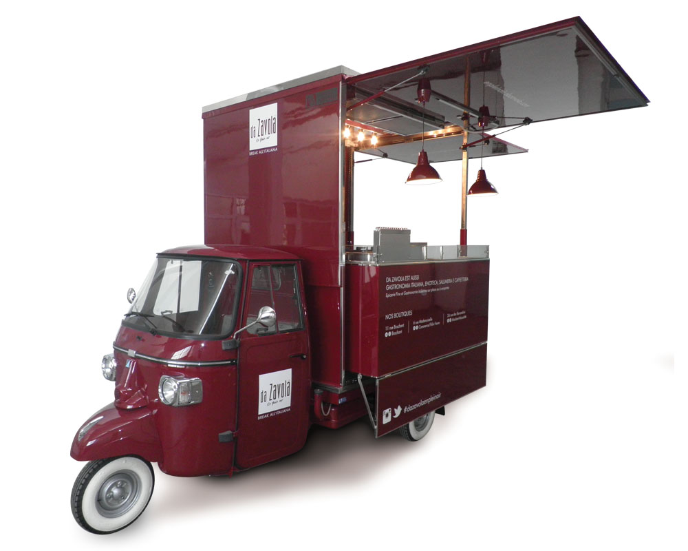 Da Zavola is a Piaggio truck equipped to sell coffee and italian food in Paris