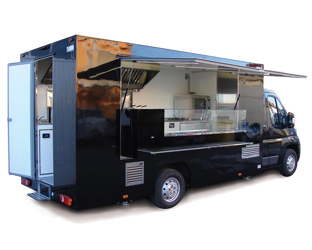 Fiat Ducato truck with fully equipped kitchen all black - Stars in the street