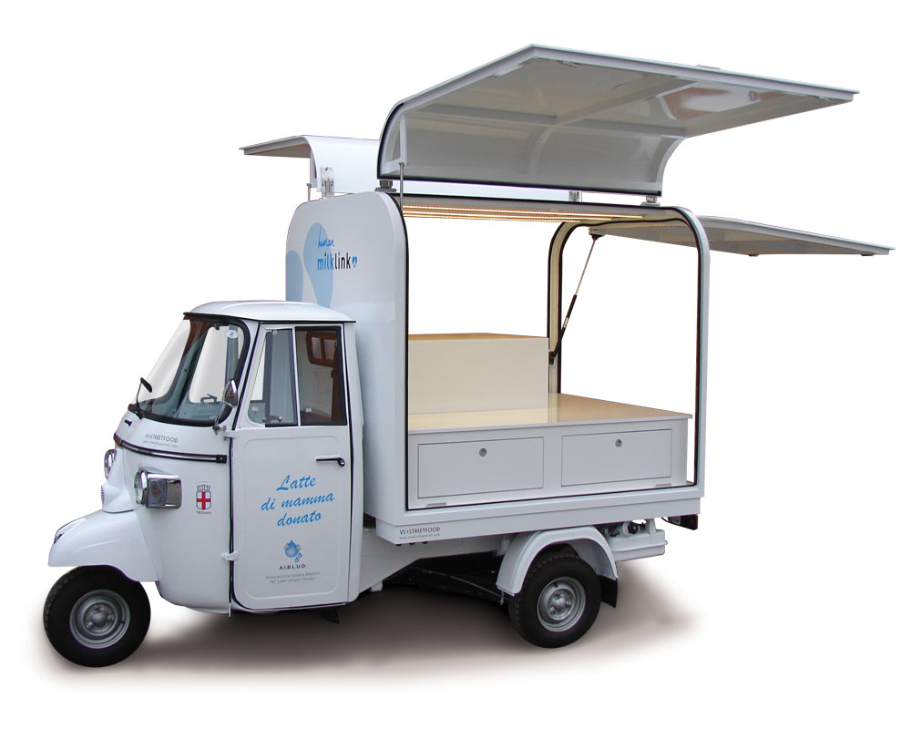 Promotional Piaggio truck for Mamige organization