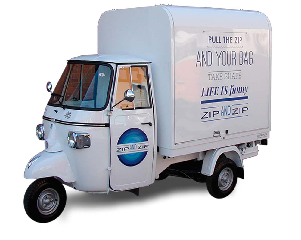 Petit Camion Boutique pour commerce ambulant Triporteur Ape Piaggio