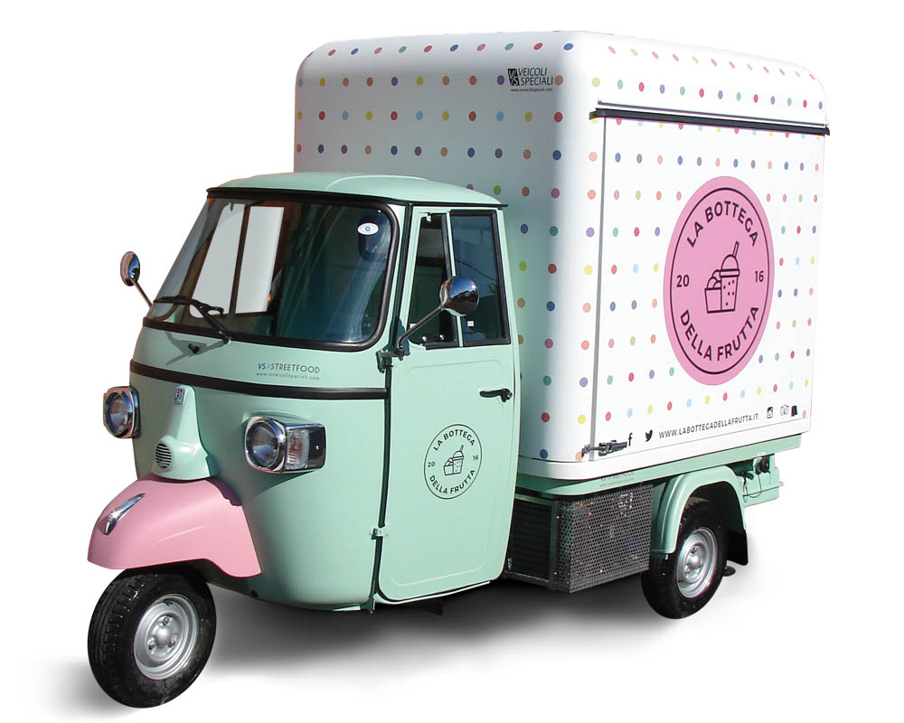 Food Piaggio Ape Van for smoothies and juicers vending in Milan