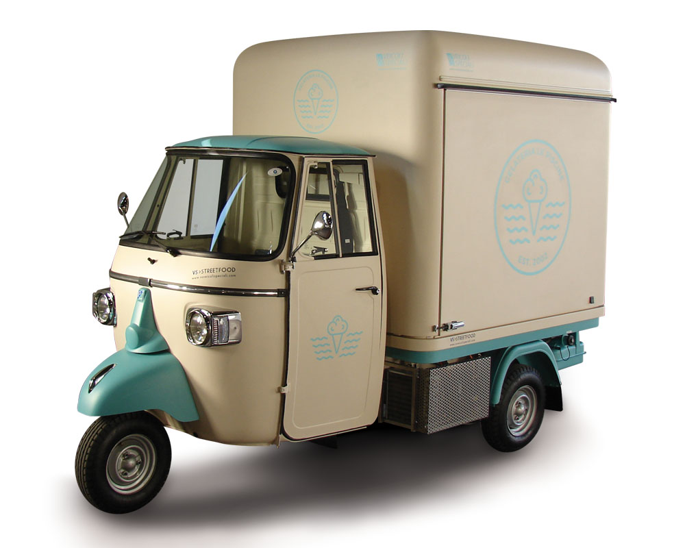 mobile ice-cream shop LePiscine street trading in Lombardy