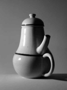 image symbolique (cafetière masochiste) pour représenter l'ergonomie insuffisante des food trucks d'occasion à reconvertir