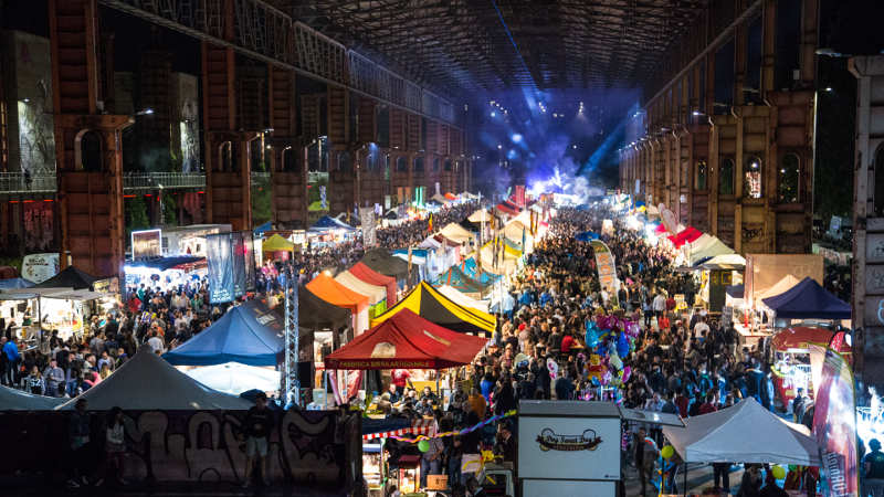 per rappresentare i dati e i numeri del settore street food in Italia si è scelta una foto del torino street food parade