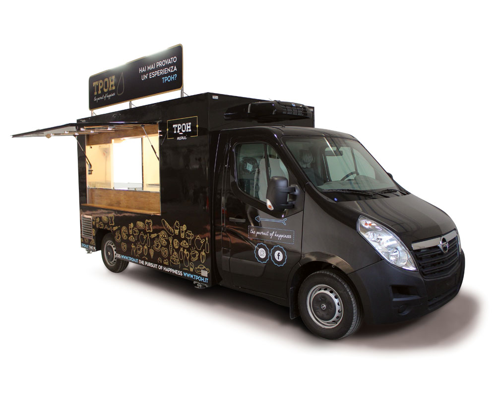 Food Truck Opel Movano per vendita piadina romagnola. Furgone attrezzato con allestimento di colore nero