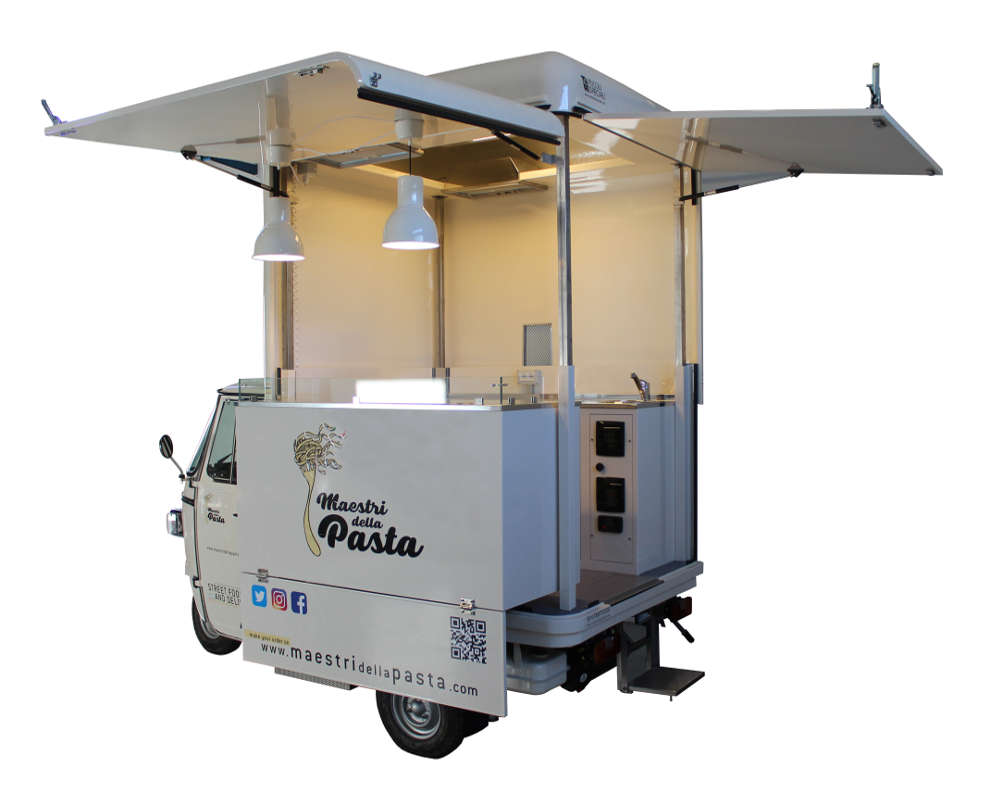 Ape Piaggio V-Curve convertita in food truck per la vendita di pasta italiana in Lussemburgo