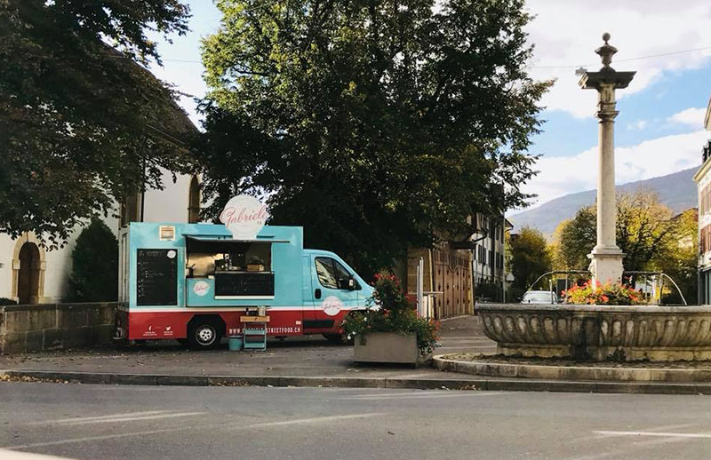 food truck fiat ducato gabriele street food in una piazza svizzera