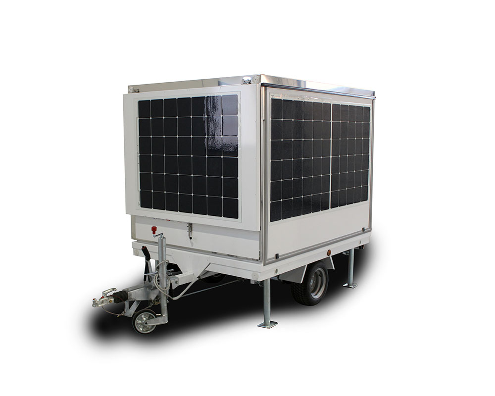 carrello street food ftrailer chiuso a forma ci cubo fotovoltaico per produzione energia solare