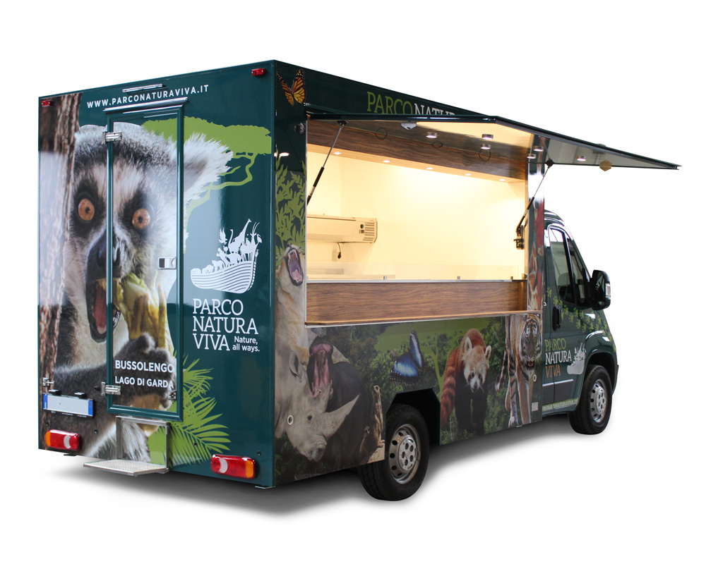 ristorante mobile food truck verde del parco natura viva di bussolengo