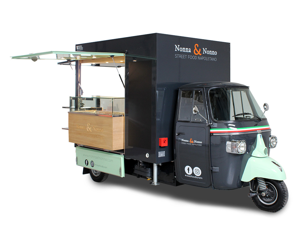 food truck ape piaggio per vendita prodotti italiani a parigi in francia