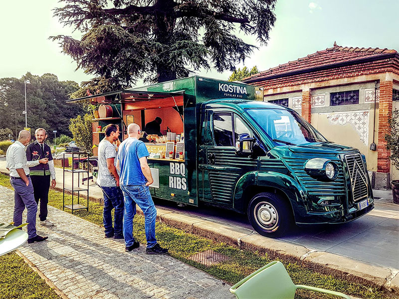 kostina vintage food truck con servizio catering per eventi pubblici e privati