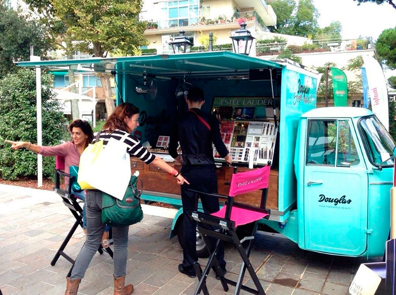 douglas promo truck prova make-up su strada