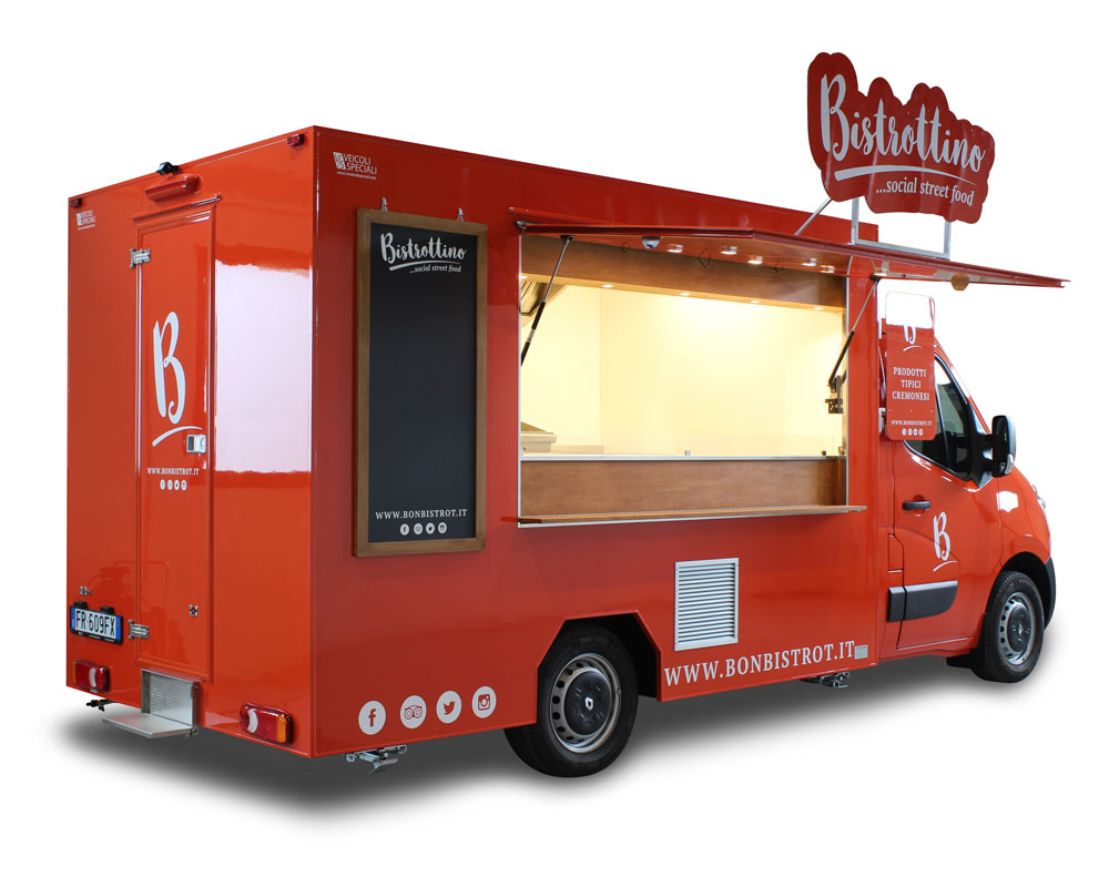 food truck renault bistrottino realizzato su furgone renault master arancione