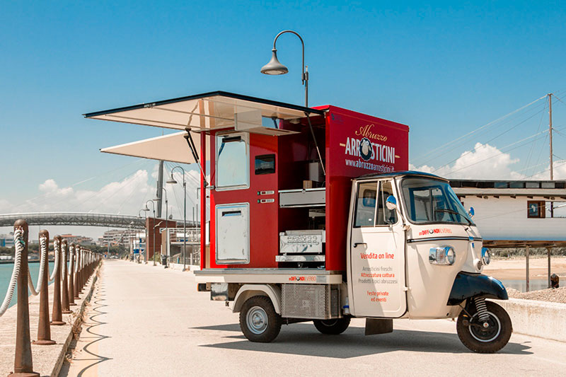 ape piaggio per commercio e promozione itineranti- vendita arrosticini e promozione brand