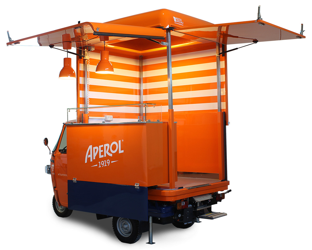 aperol piaggio ape cocktail-bar per vendita ambulante di spritz - Ape promozionale per celebrazione centenario