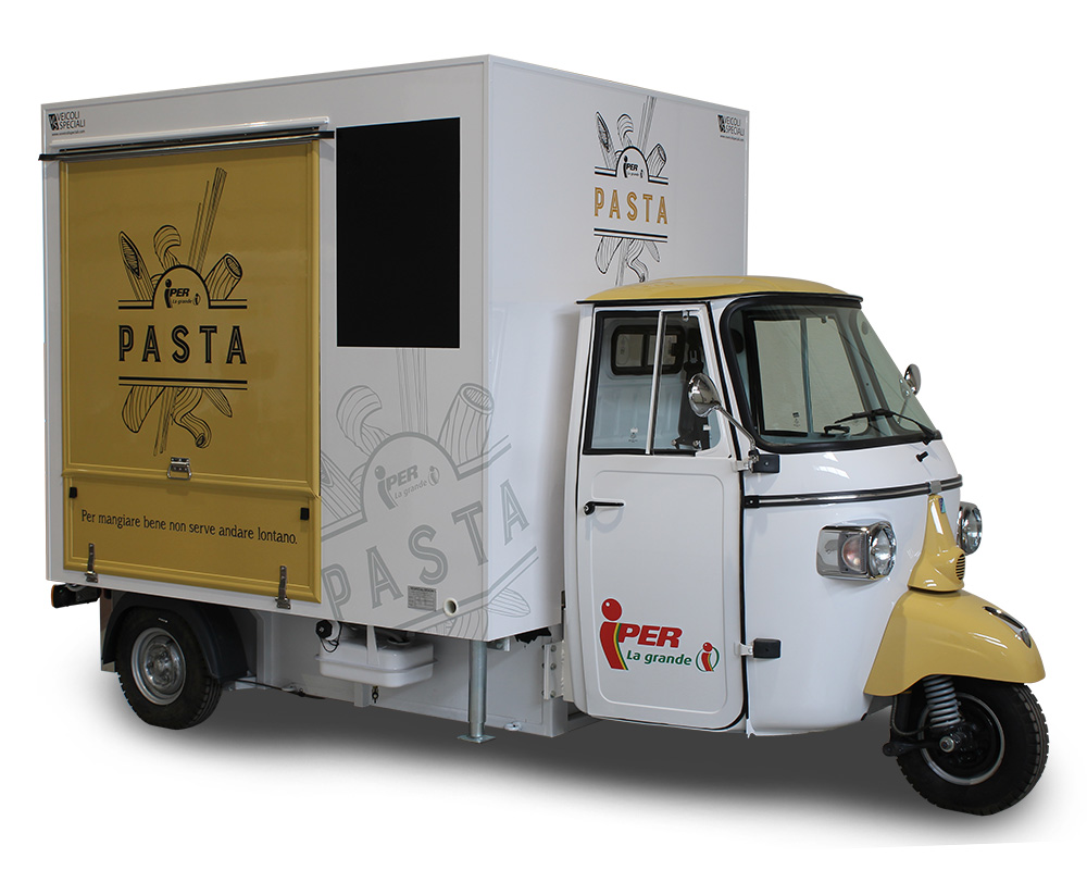 piaggio ape restaurant and mobile food service station in Iper La Grande's shopping centers