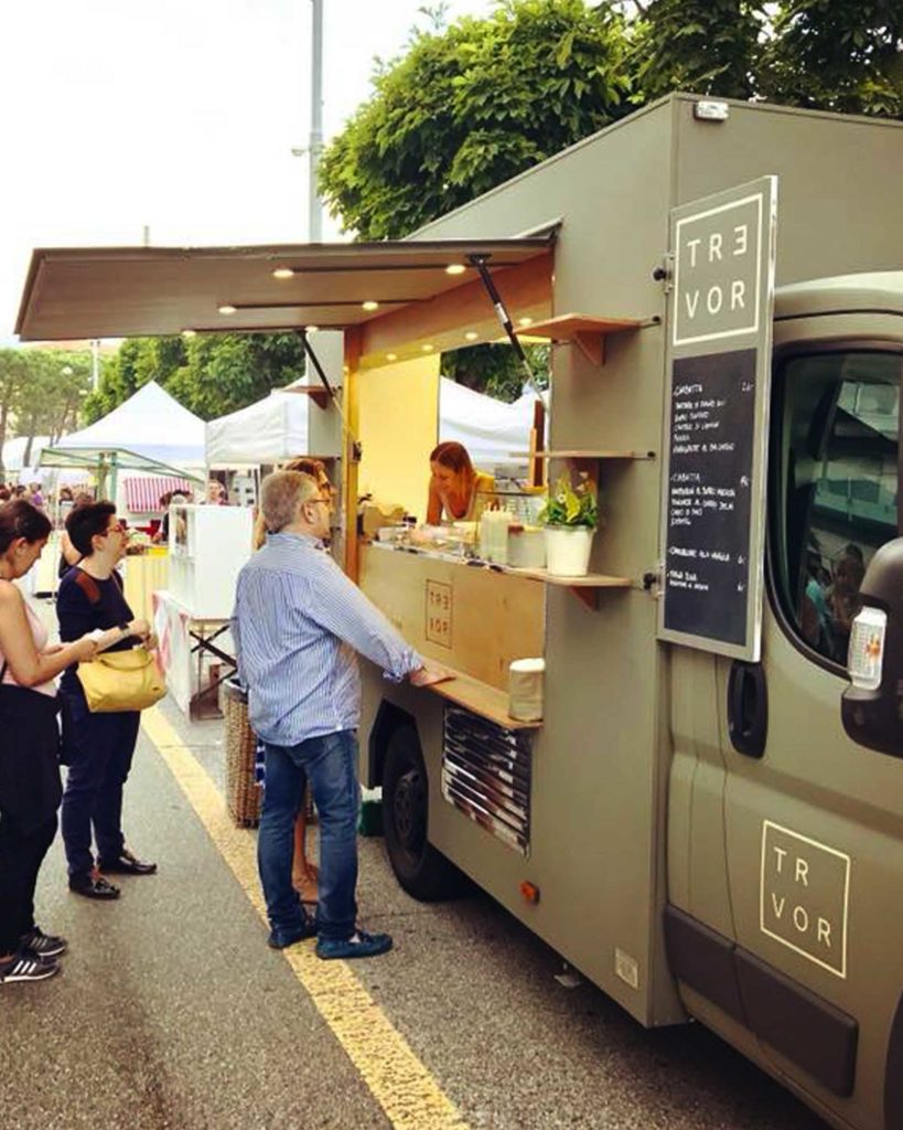 Professional Food Truck Ein mobiles Restaurant auf Rädern