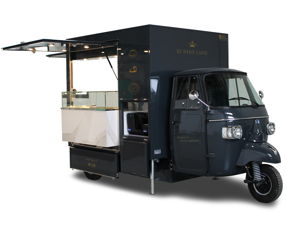 Coffee truck attrezzato con macchina da caffè, cassa automatica scorrevole, vetrina refrigerata e frigo per street food