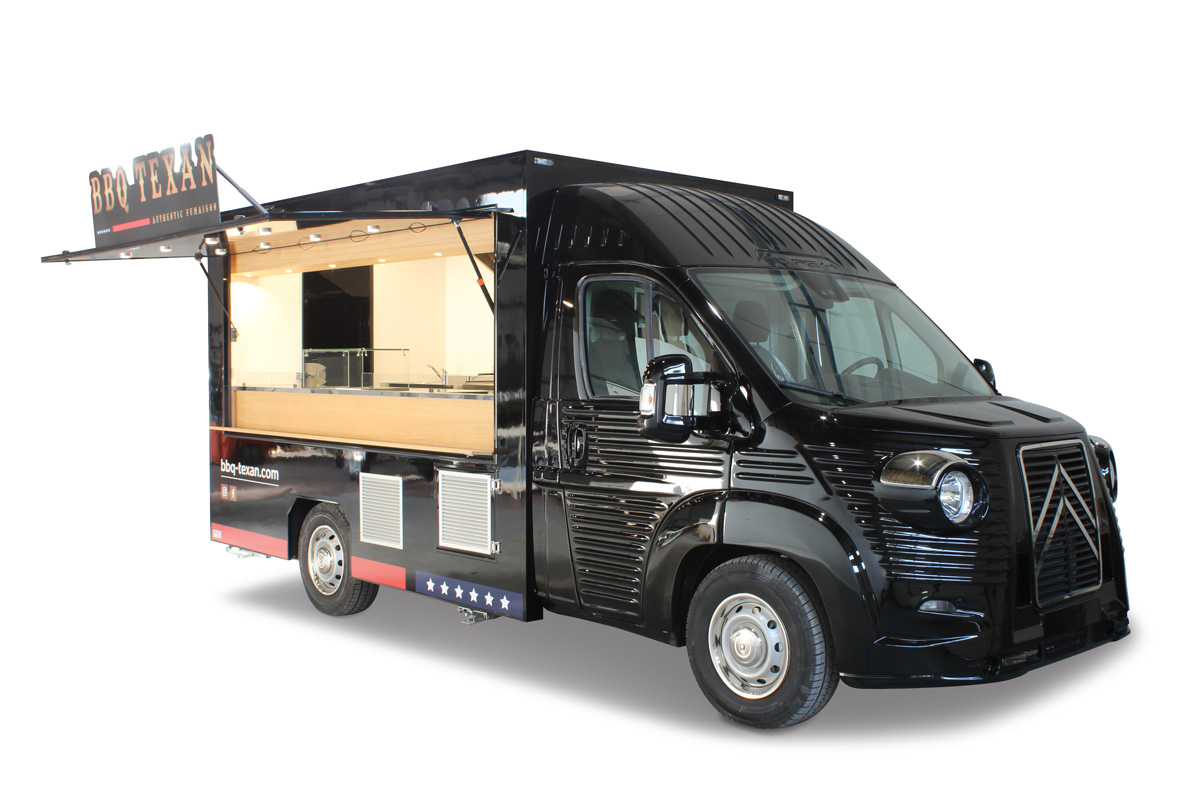 nv food truck bbq texano attrezzato per street food di carne e cucina con servizio catering