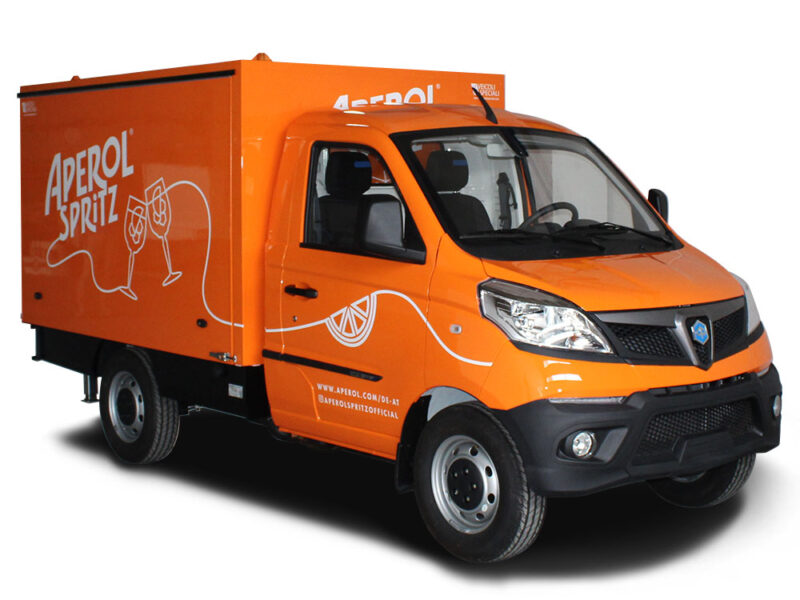cocktail truck aperol spritz arancione per servire aperitivi spritz al ritmo di musica