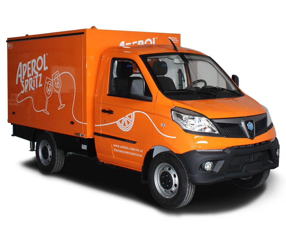 cocktail truck aperol spritz arancione per servire aperitivi spritz al ritmo di musica