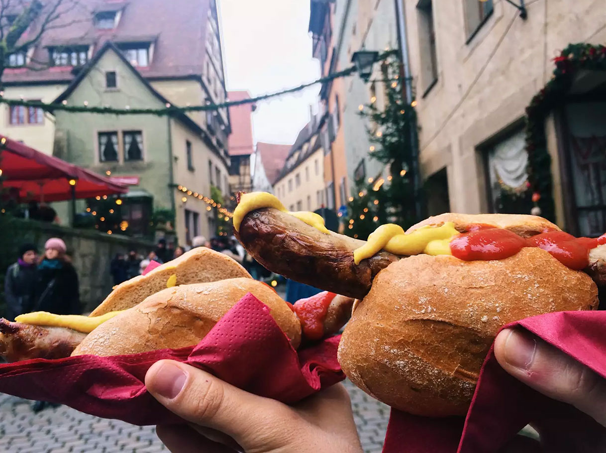 wiener wurstel street food frankfurter