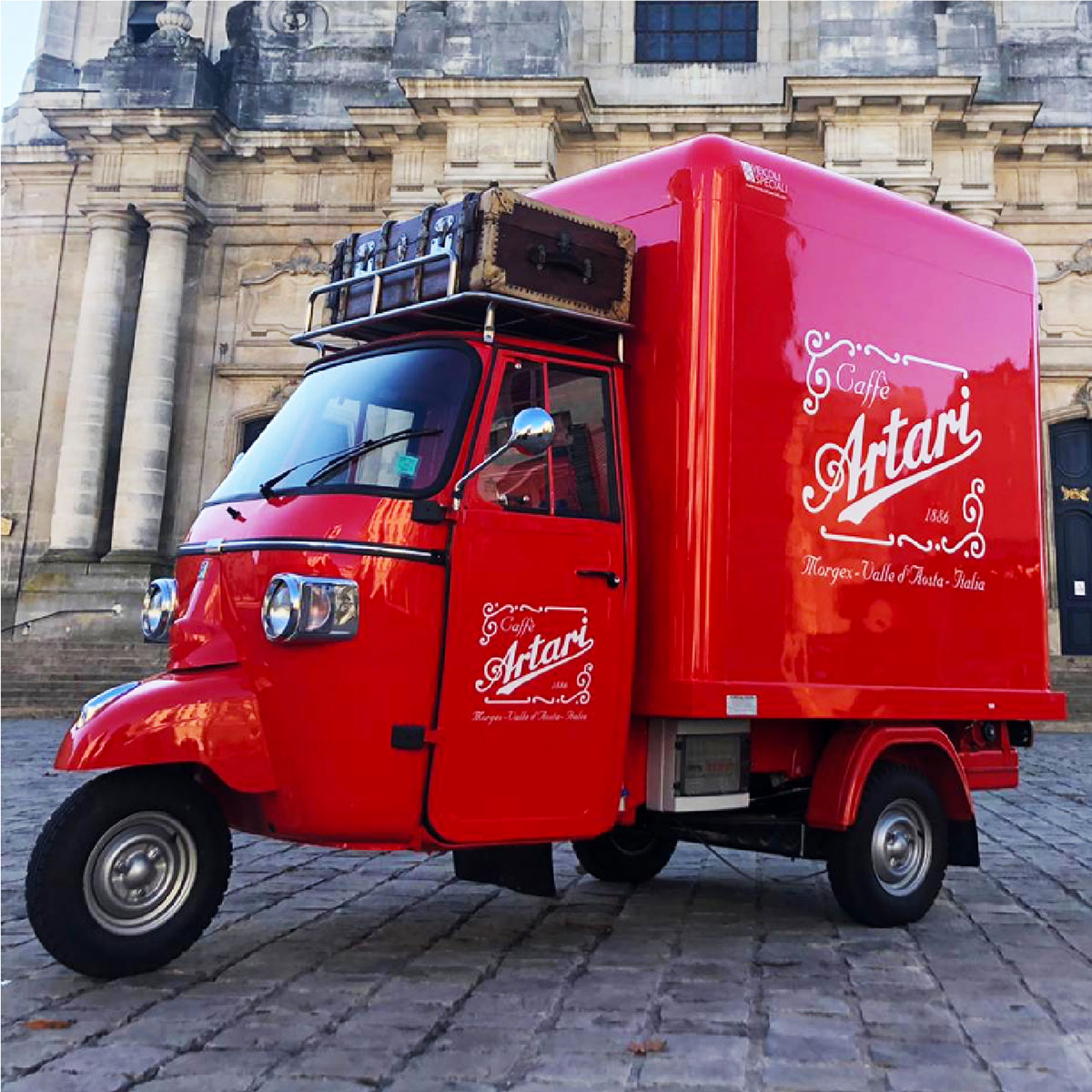 artari caffetteria ambulante piaggio ape v-smart