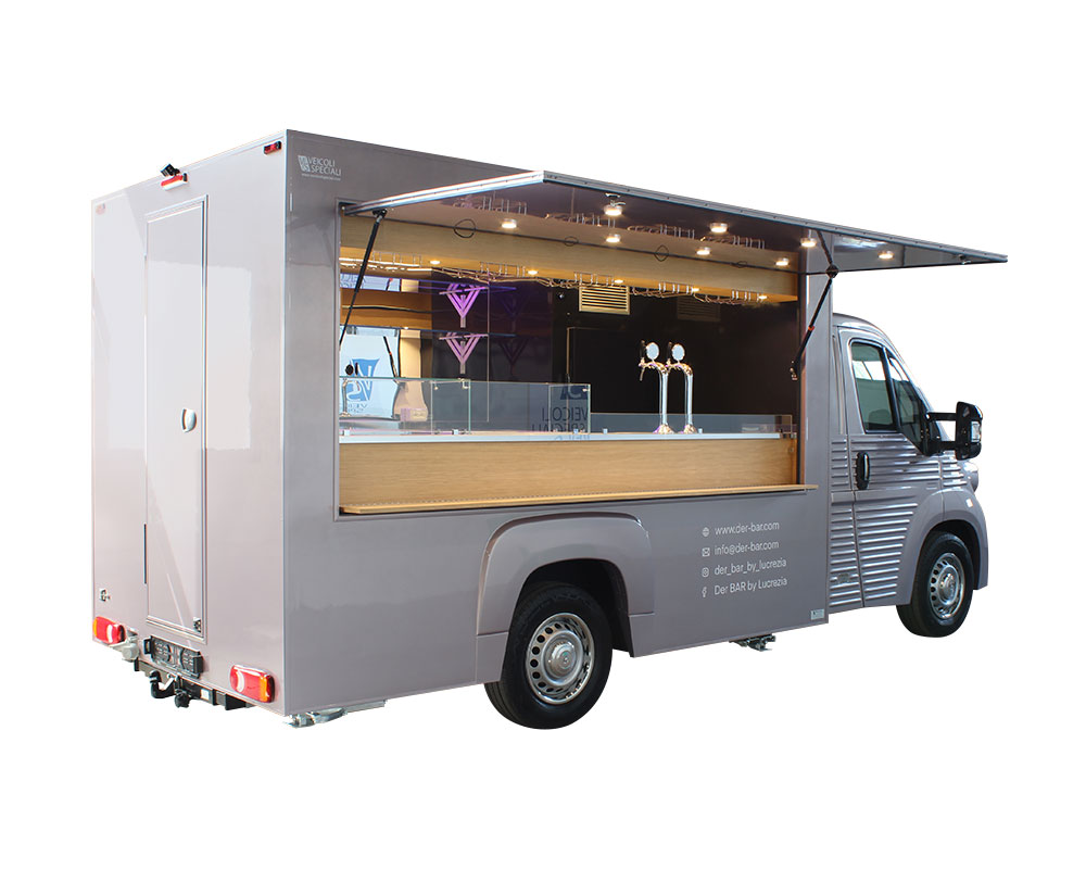 cocktail-bar foodtruck der bar, aperto con spillatore di birra a due vie, vetrina e bancone