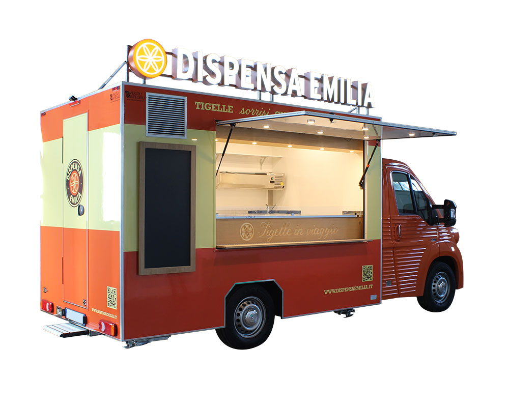 food truck ristorante di cucina emiliana realizzato per la catena di ristorazione dispensa emilia