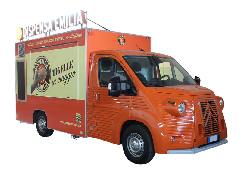 food truck ristorante dispensa emilia, vende tigelle e gnocchi fritti della tradizione emiliana