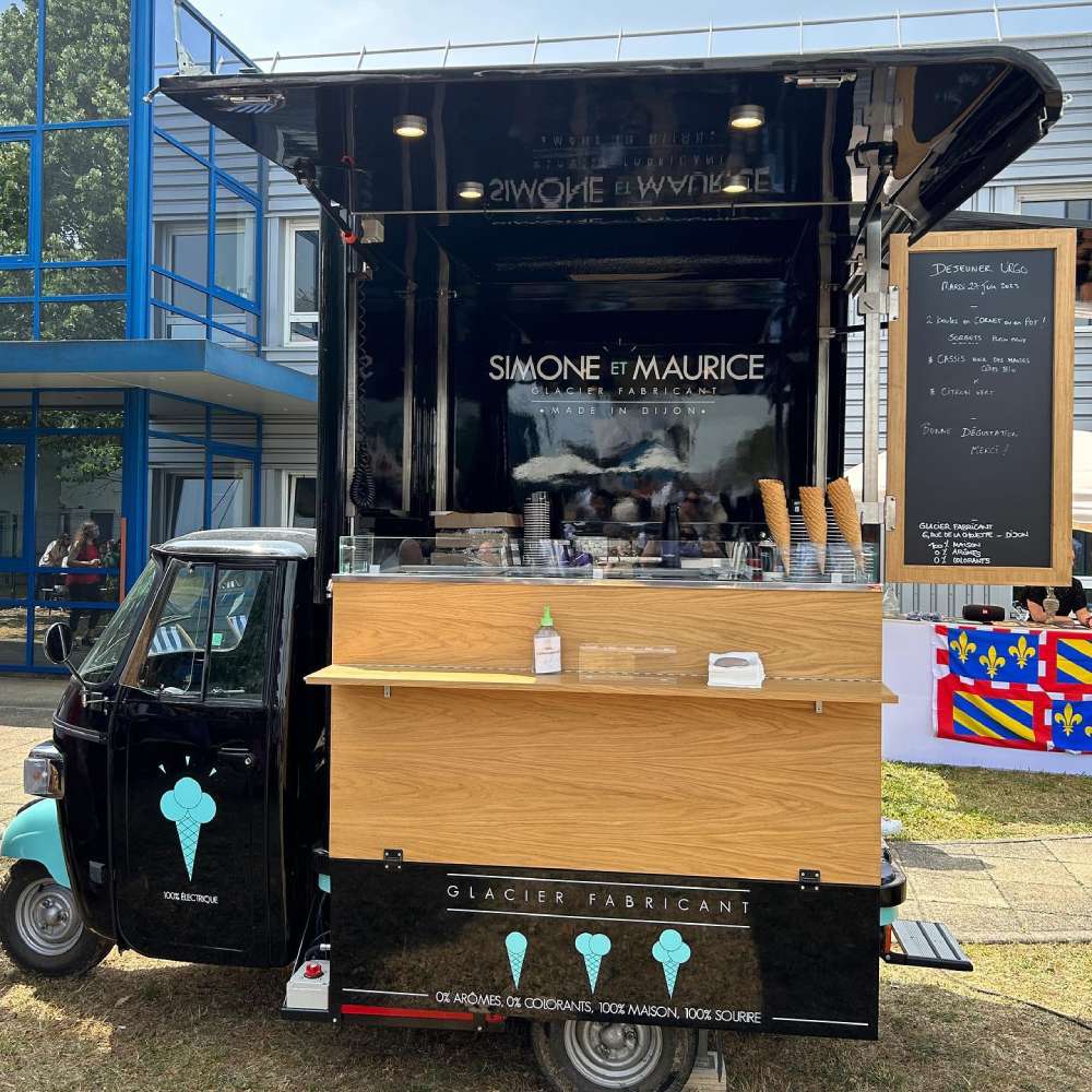 itinerant ice cream van Simone et Maurice in France