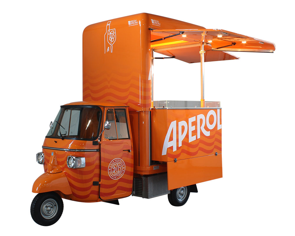 ape drink garden bronnimann in Svizzera, con grafica arancione e logo Aperol