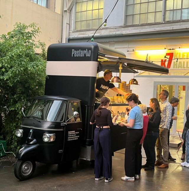 A custom truck makes a difference for any business! 
@pastardo_basel , for example, chose this solution to offer their fresh pasta and reach a wider audience. 
🔥 How about you?

Un truck personalizzato può fare la differenza per qualsiasi business! 
Pastardo Basel, per esempio, ha scelto questa soluzione per offrire la loro deliziosa pasta fresca e conquistare un pubblico ancora più vasto. 
🔥 E tu?

#CustomFoodVehicles #FoodTruckInnovation #foodtruckbusiness #SmartFoodTruck #VSVeicoliSpeciali